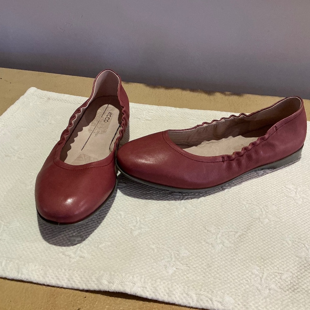 NWOT ECCO Leather Ballet Flats Euro 38=7